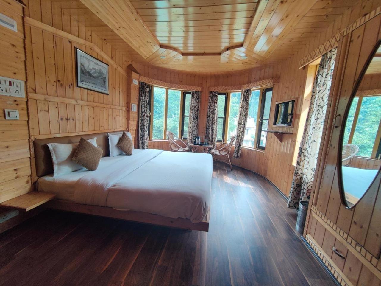 Bombay Palace Hotel Pahalgam Exterior photo