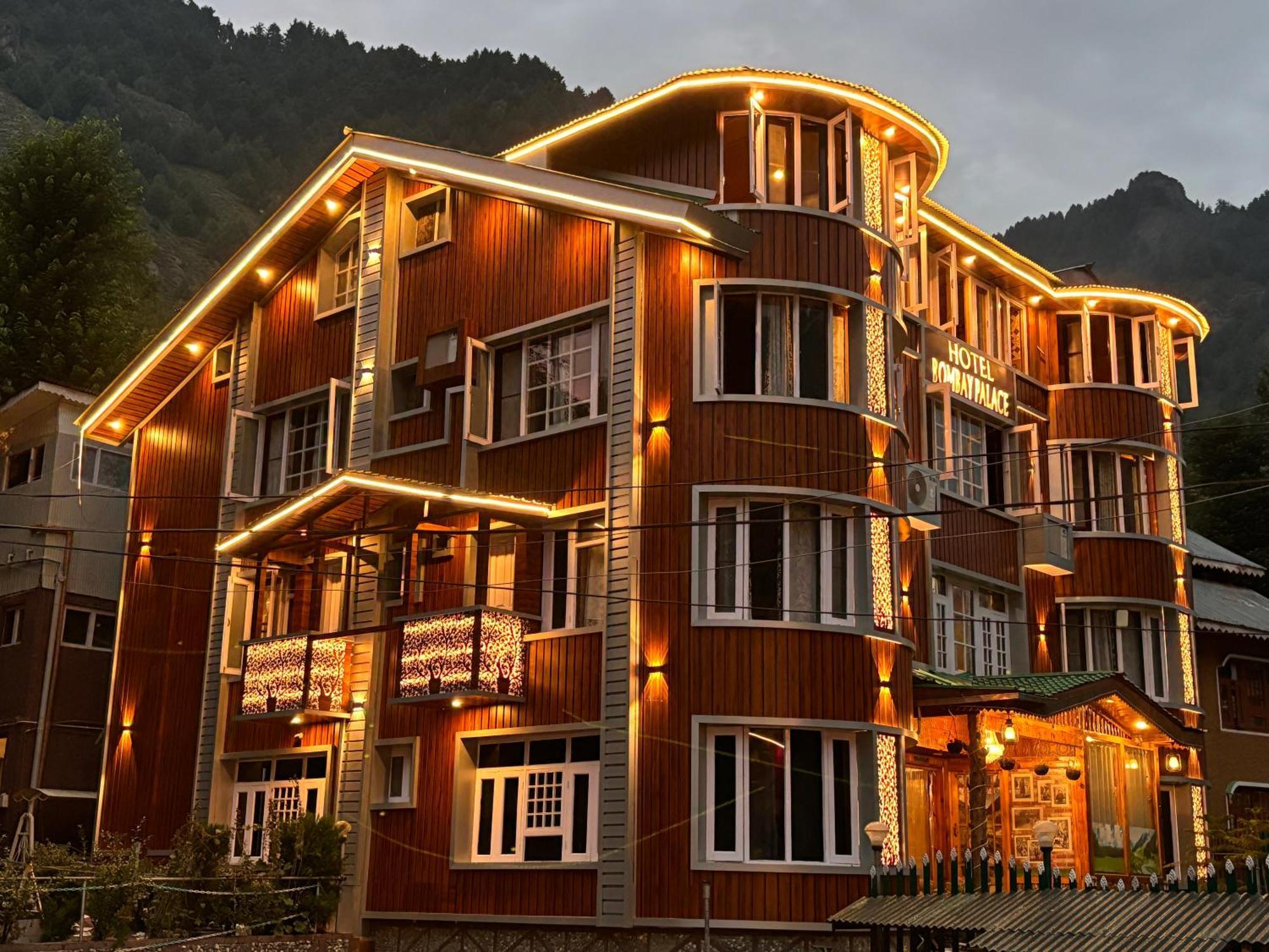 Bombay Palace Hotel Pahalgam Exterior photo